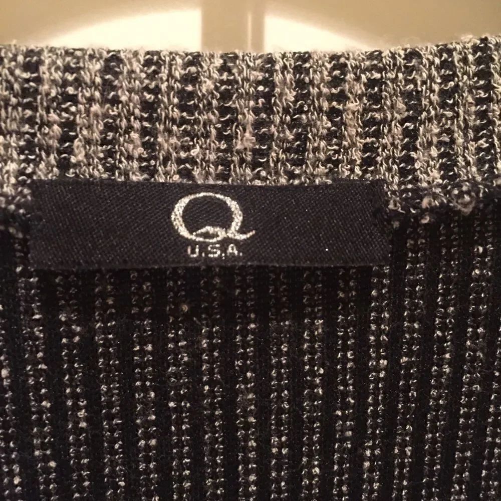 Q Dress with tie front - Picture 3 of 6